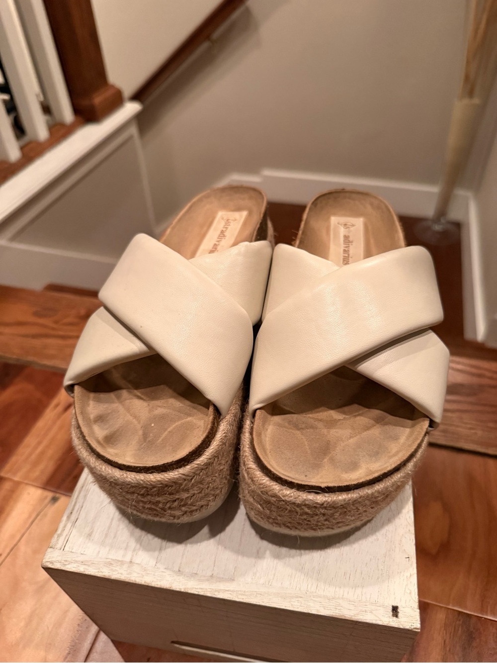 stradivarius Cream Cross‑Band Espadrille Wedge Slides